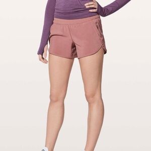 Lululemon Tracker Short V 4” in Quicksand